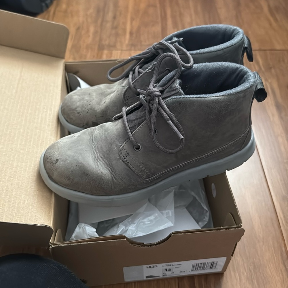 Boys UGG size 13 K Canoe weather